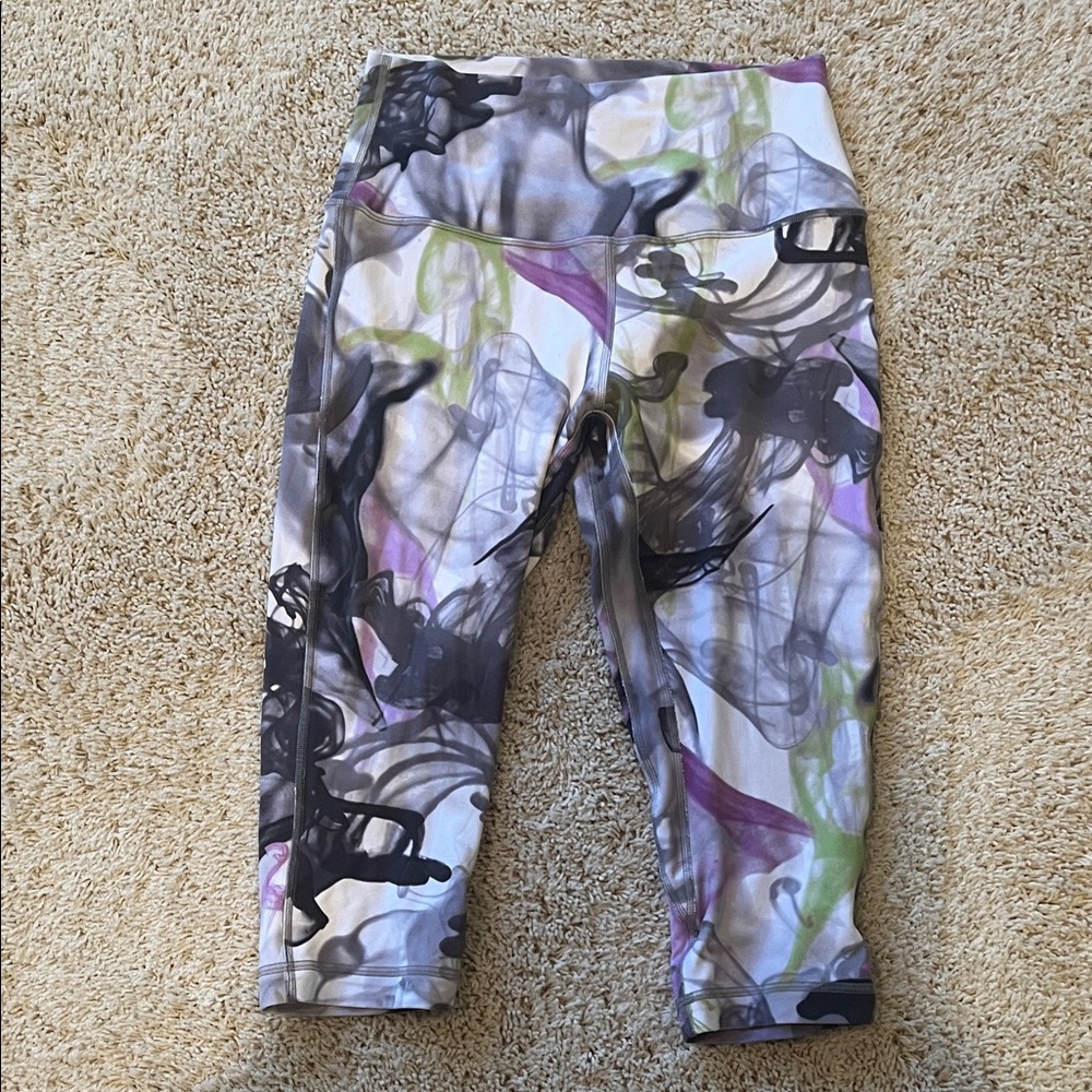 Lululemon Printed Cropped Capri Leggings - Multicolor